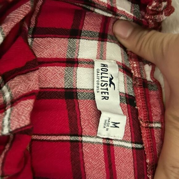 Hollister Plaid off the shoulder shirt size medium - Picture 3 of 3